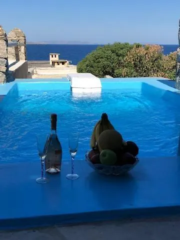 מלון אורנוס Poseidon Secret Blue Pools בית הארחה